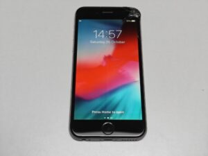 Apple iPhone 6 – 16GB – Silber Smartphone (BESCHÄDIGT) (ENTSPERRT)