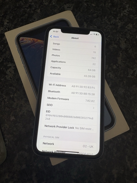 iPhone XR Smartphone entsperrt