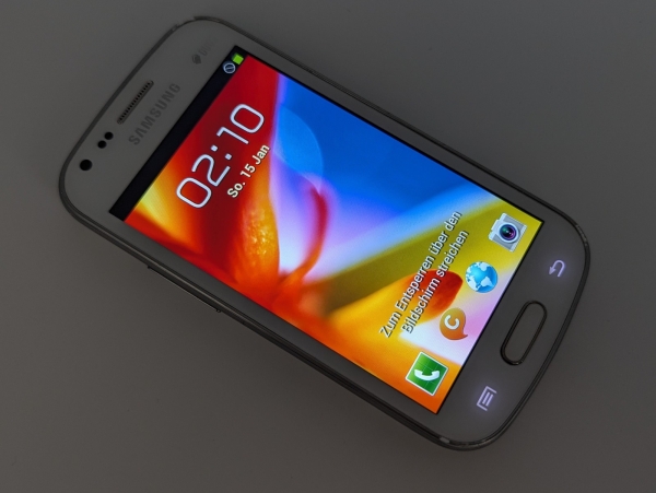 Samsung  Galaxy S Duos White Smartphone GT-S7562
