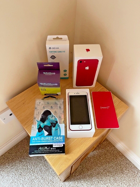 Hervorragendes Apple iPhone 7 (PRODUCT)RED – 128GB – (EE) A1778 (GSM) & Kabel & Boxen