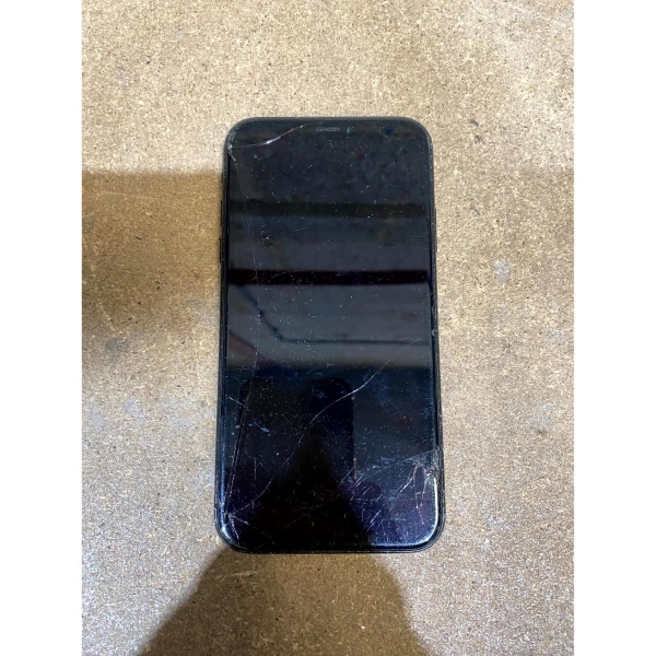 Apple iPhone XR Smartphone schwarz 6,1″ IPS LCD 12MP 2942mAh (3GB+64GB) als Ersatzteilspender