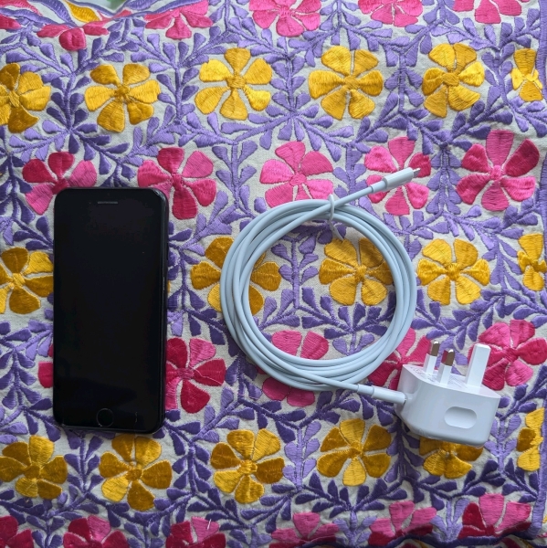 Apple iPhone 7 128GB, schwarz, entsperrt UK