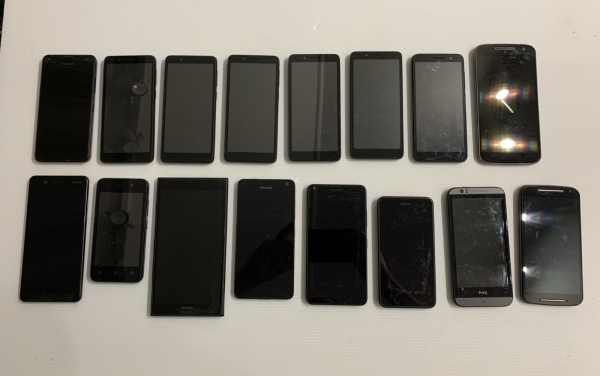Restposten x 16 Samsung, Nokia, Moto, Alcatel & andere Marken Smartphones – ungetestet