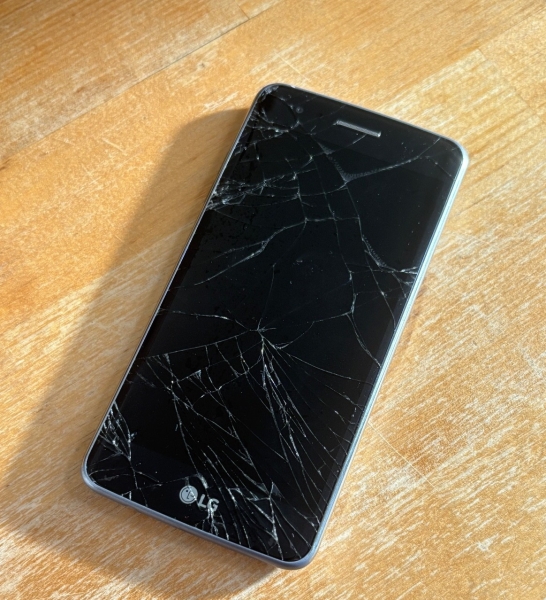 Smartphone LG K8 (2017) – 16GB – Titan | LG-M200n