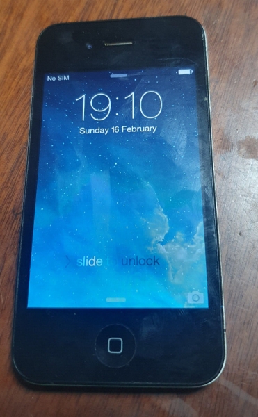 Apple iPhone 4 – 8GB – Schwarz (Ohne Simlock) A1332 (GSM)