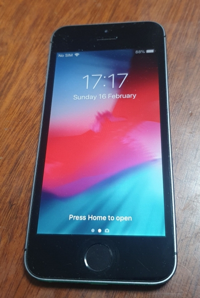 Apple iPhone 5s – 16GB – Grau (O2) A1457 (GSM)