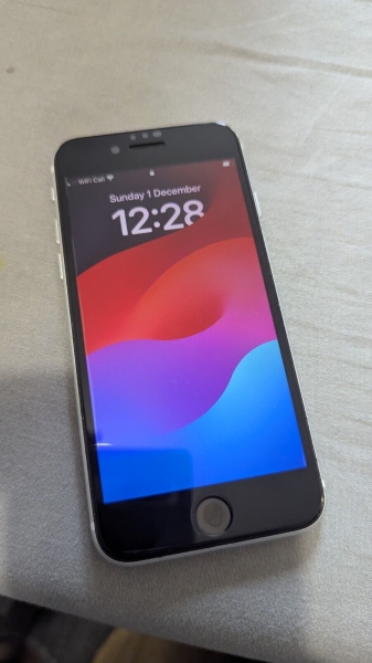 iPhone SE 2020 64GB – Top Zustand