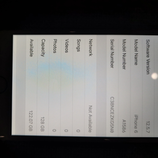 Apple iPhone 6 – 128GB – Gold (EE) A1586 (CDMA + GSM)