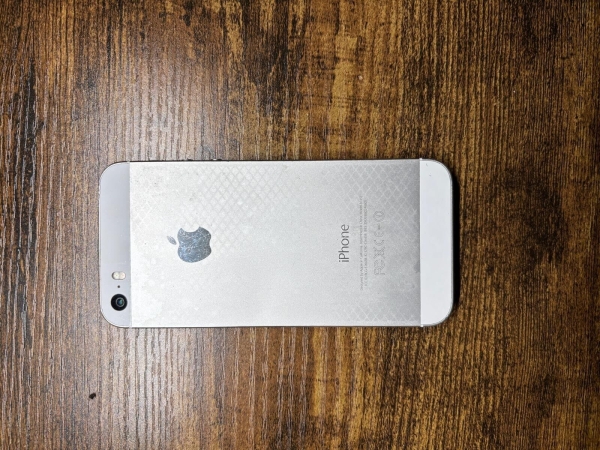 Apple ME433B/A iPhone 5s 16GB Smartphone (gesperrt) – silber BESCHREIBUNG LESEN