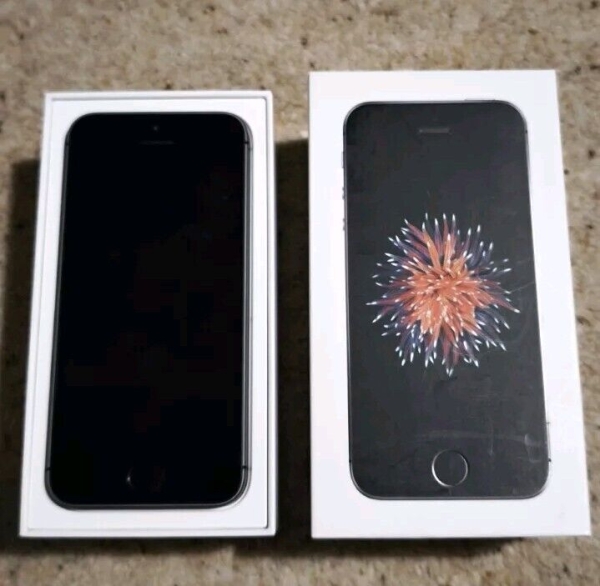 iPhone SE (2016) 32GB – Space Grau. Funktioniert aber außen top