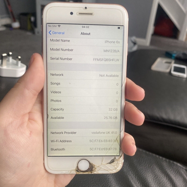 Apple iPhone 6s – 32GB – Roségold (Vodafone) A1688 (CDMA + GSM)