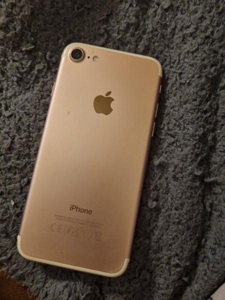 Apple iPhone 7 – 32GB – Roségold (Entsperrt) A1778 (GSM)
