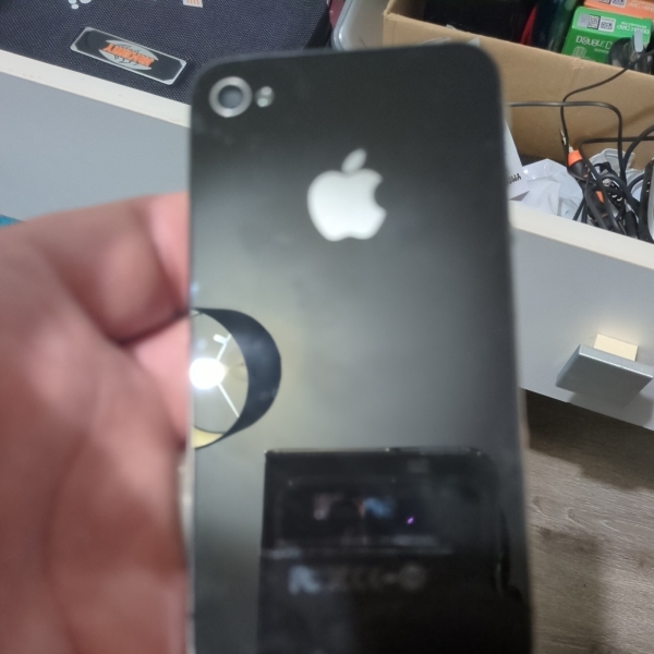 Apple iPhone 4 – 16GB – Schwarz