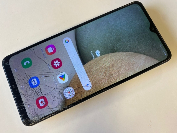 Samsung Galaxy A12 A125F (SM-A125F) Smartphone entsperrt 64GB Android 12 – Risse