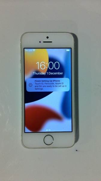 Guter Zustand Apple iPhone SE 16GB Silber (Entsperrt) A1723 (CDMA + GSM) 38,76€