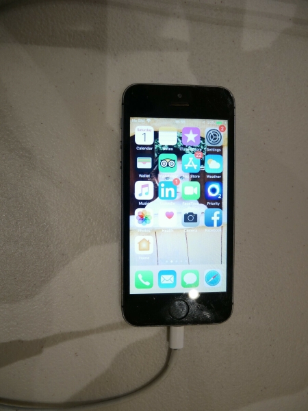 Apple iPhone 5S (ME432B/A) 16GB (entsperrt) GSM Smartphone – Spacegrau