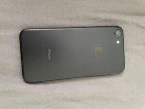 Apple iPhone 7 – 32GB – Schwarz (Entsperrt) A1778 (GSM)