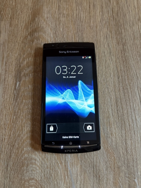 Sony Ericsson Xperia Arc – klassisches Android-Smartphone, gebraucht mit OVP