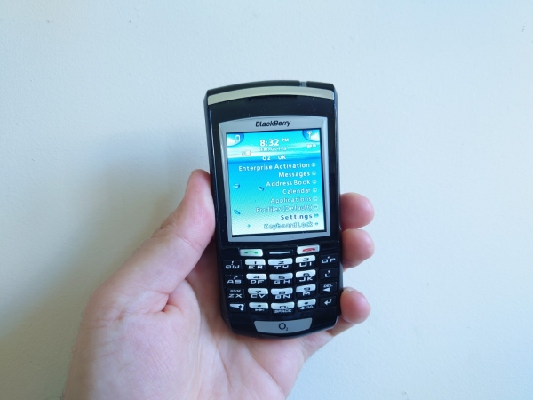 RAR BlackBerry 7100x schwarz (entsperrt) Smartphone Sammlerstück Handy