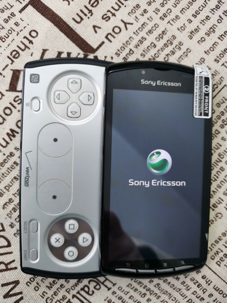 Sony Ericsson XPERIA PLAY R800i Smartphone Unlocked GSM Android Game (black)