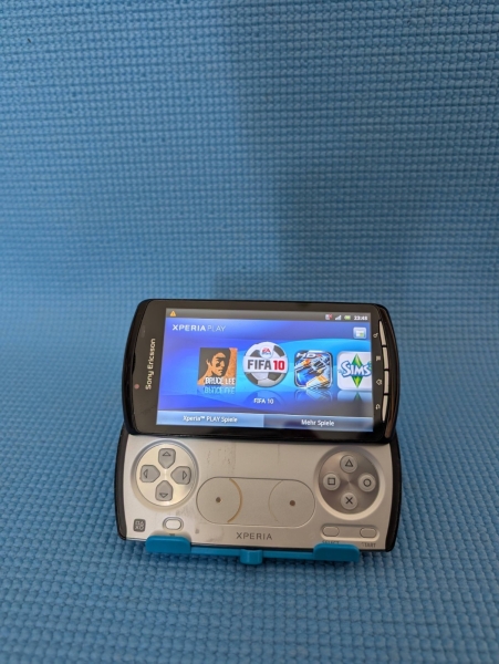 Sony Ericsson Xperia PLAY Smartphone R800i – Black