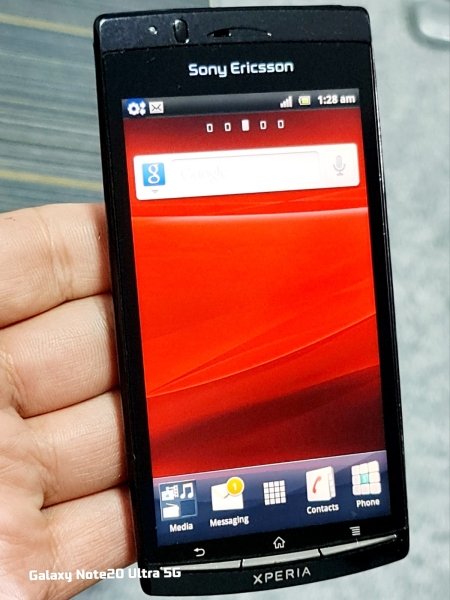 Sony Xperia Arc S LT18i (entsperrt) 3G Smartphone Top Zustand mit Ladegerät