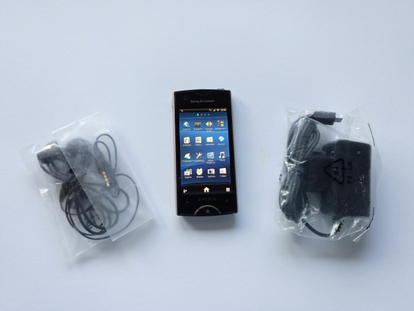 Sony Ericsson  Xperia Ray ST18i – Smartphone – Gold – Ohne Simlock