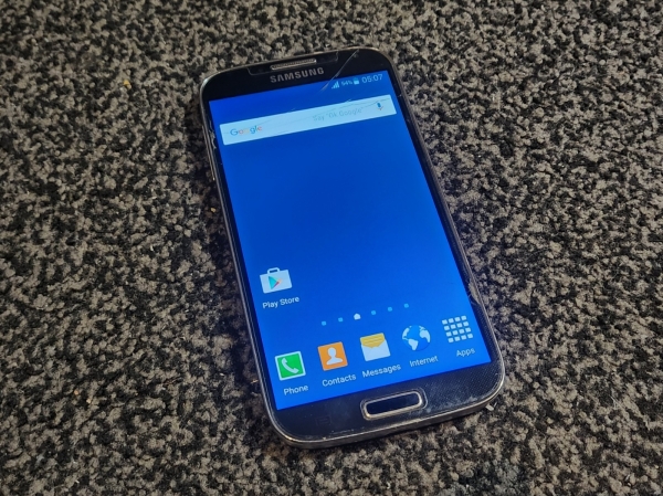 Samsung Galaxy S4 – 16GB – Black Mist – Entsperrt – Kostenloser Versand