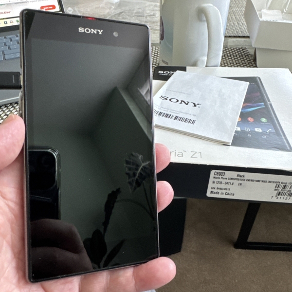 Sony Xperia Z1 C6903 Smartphone 16GB schwarz