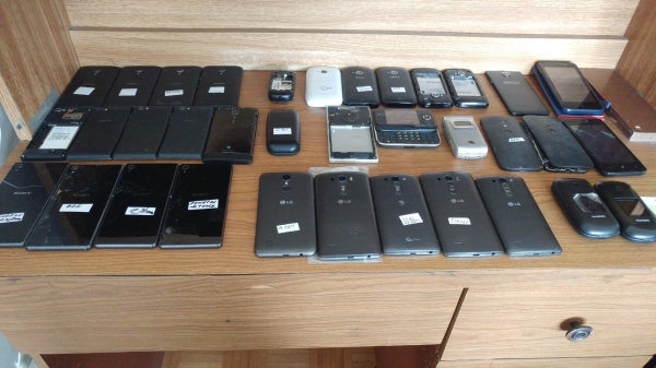 Lot 39 Cell/Smartphone/Tablet Sony Moto LG Nokia Huawei Shield BB more for Parts