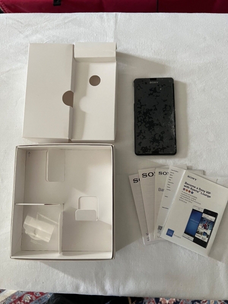 Sony Xperia Z3 Compact D5803 – 16GB – Schwarz (Ohne Simlock) Smartphone, OVP