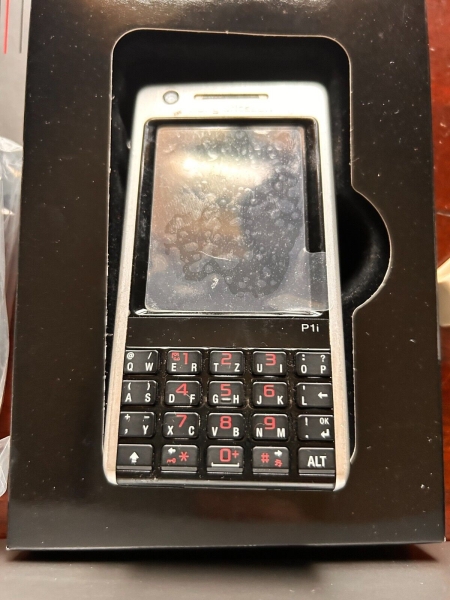 Sony Ericsson P1i –  Neu unbenutzt, OVP,  Silver Black (Unlocked) Smartphone