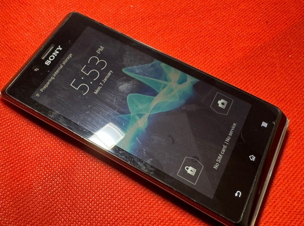 Sony Xperia J ST-26i 4GB – schwarz (entsperrt) Android 4 Smartphone ST26i