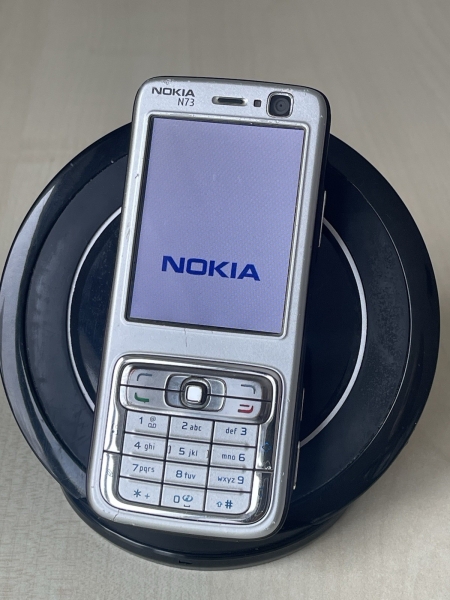 Nokia  N73 – Plum Silver (Ohne Simlock) Smartphone