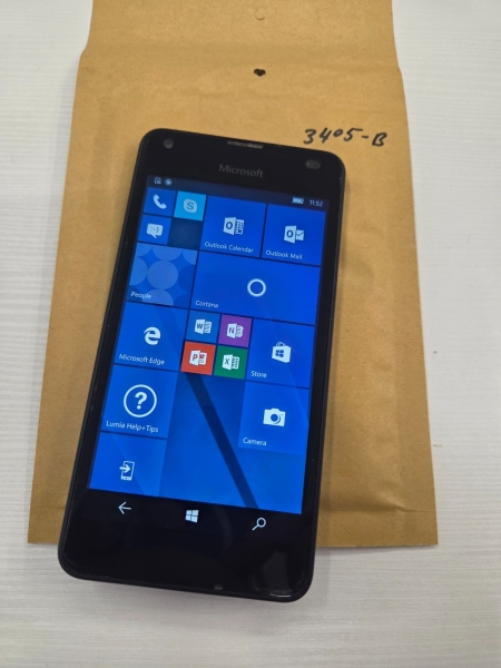 Microsoft Nokia Lumia 550 (RM-1127) Smartphone – entsperrt – 4,7″ 8GB 4G Windows