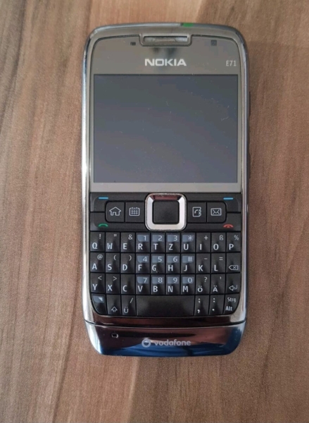 Nokia  E71 – Schwarz (Ohne Simlock) Smartphone