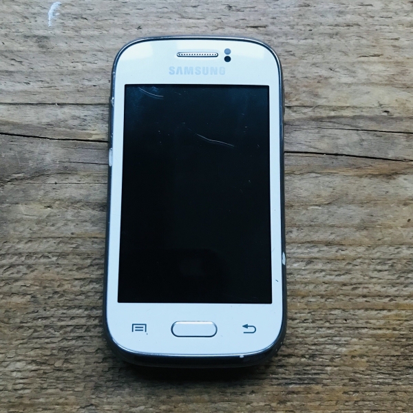 Samsung Galaxy S6310N Smartphone Android 4.1 weiß Handy – ungetestet