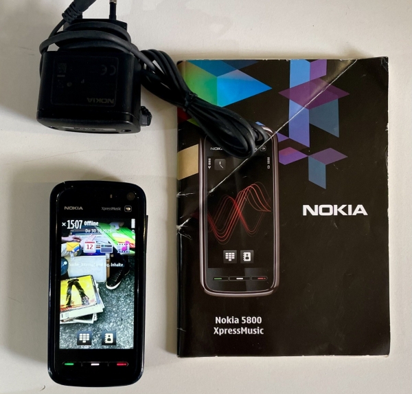 Nokia 5800 XpressMusic Schwarz Grün Weiß Smartphone Nokia