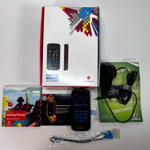 Nokia 5800 XpressMusic (Vodafone) 3G Smartphone Top Zustand mit Ladegerät
