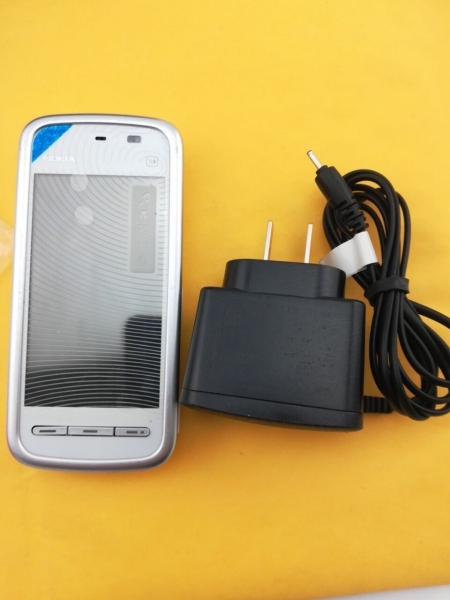 Nokia 5230 – Black white (Unlocked) WCDMA 3G FM Bluetooth Smartphone