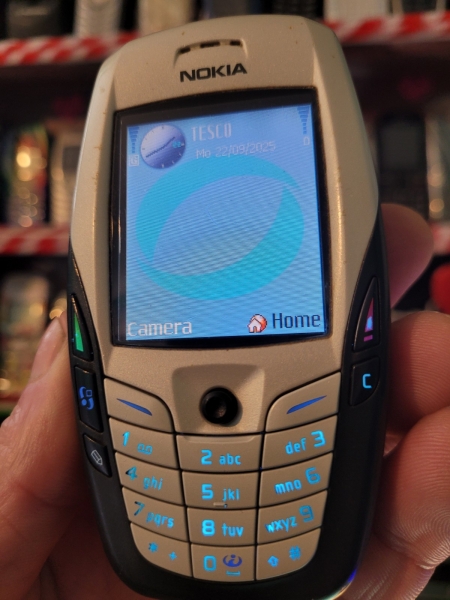 Seltenes Vintage Nokia 6600 entsperrtes Handy. Schöner Zustand.