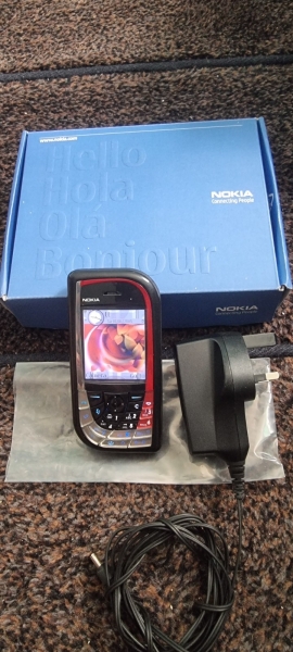 Seltenes Vintage Nokia Original 7610 schwarz/rot (entsperrt) Smartphone