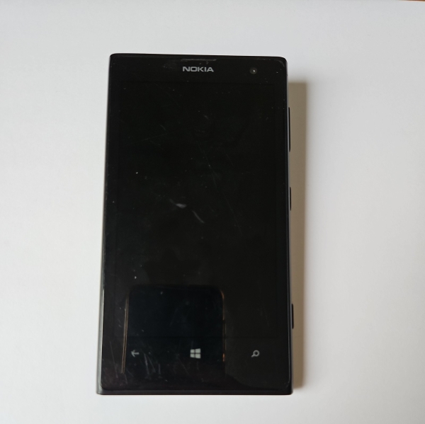 Nokia 909 vin 8.1 32GB (Ohne Simlock) Smartphone
