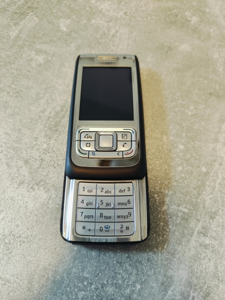 Nokia E65 Smartphone Mocca Silber