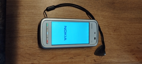 Nokia 5230 Handy Smartphone – Simlock frei–Klassiker – Ersatzhandy-mit Ladekabel