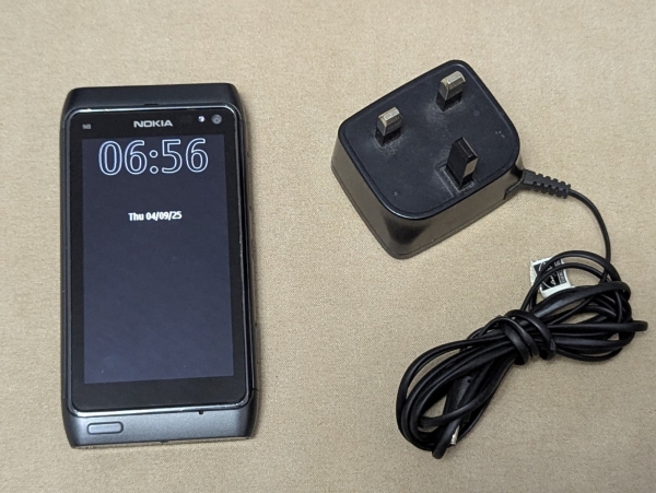 Nokia N8-00 16GB entsperrt – 12MP Kamera – 3G – WLAN dunkelgrau
