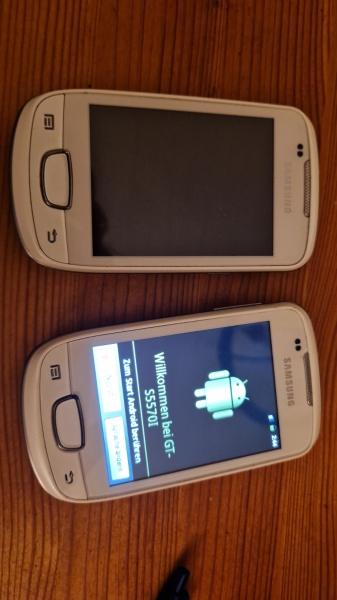 2x Samsung Galaxy Mini GT-S5570I  Smartphone