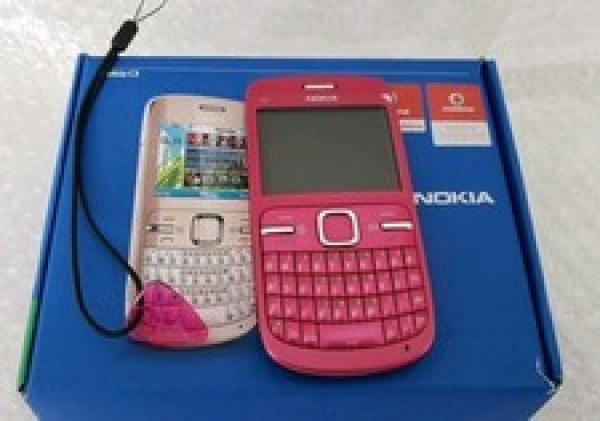 Nokia C3-00 – (Vodafone) Smartphone Hot Pink