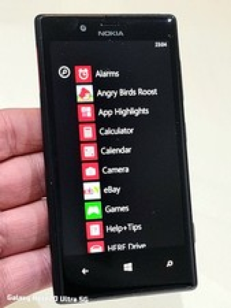 Nokia Lumia 720 – 8GB (Entsperrt) 4G Smartphone Top Zustand mit Ladegerät