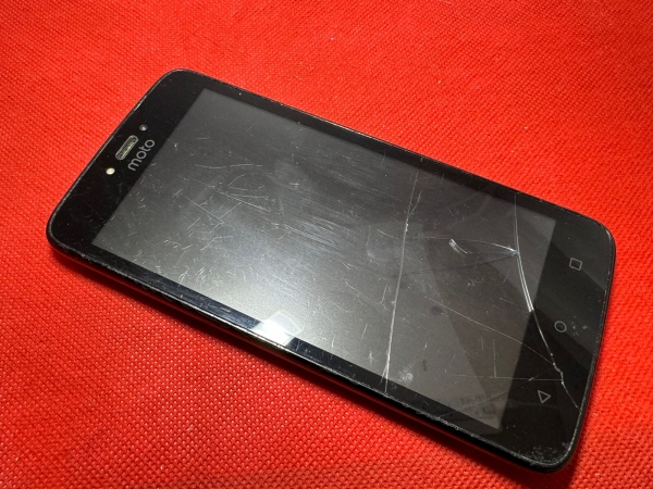Motorola Moto C XT1754 rot entsperrt Smartphone Schaden defekt unvollständig